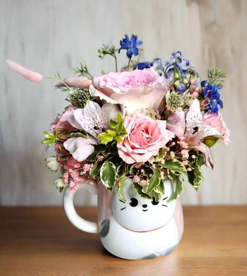 Petal & Blossom_Cute Meow Pink Flower Arrangement