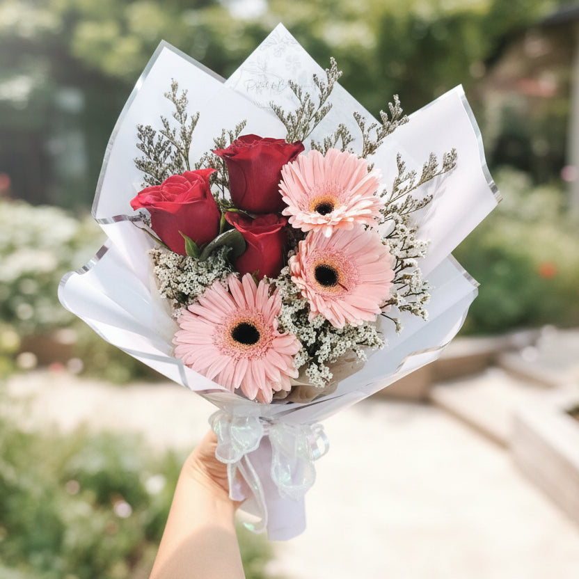 Scarlet Delight Flower Bouquet