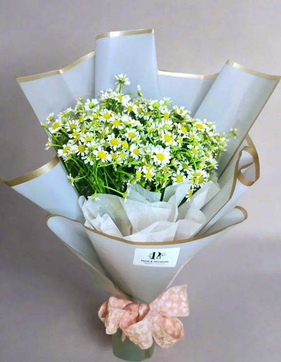 Petal & Blossom_Chamomile Delight Flower Bouquet